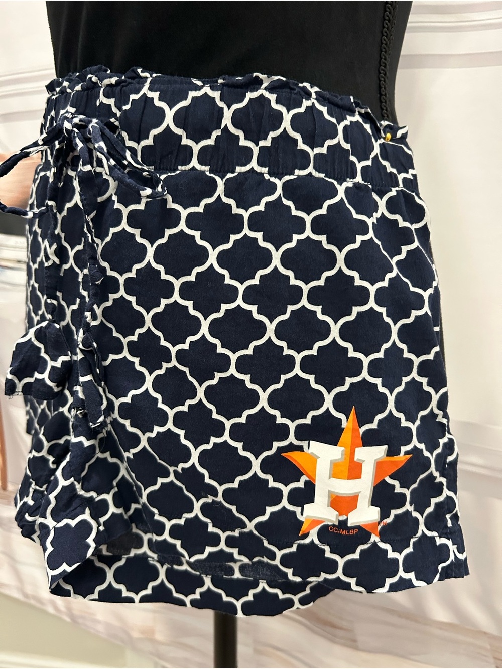Houston Astro’s Navy & White Logo Geometric Print Women's Shorts Tie Waist Small